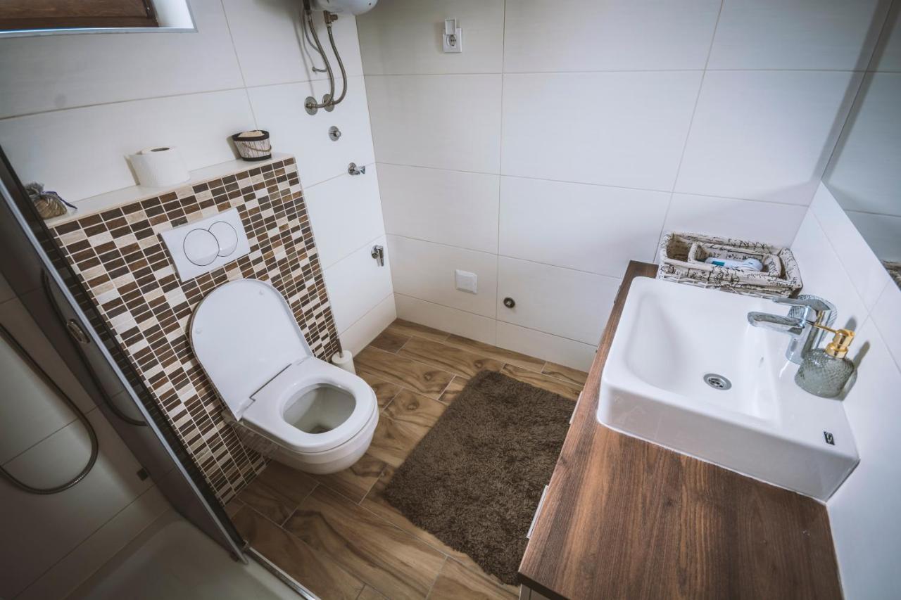 Apartmani F&A ซลาตีบอร์ ภายนอก รูปภาพ